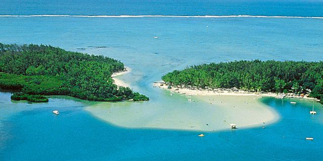 Ile aux cerfs private beach mauritius (11)